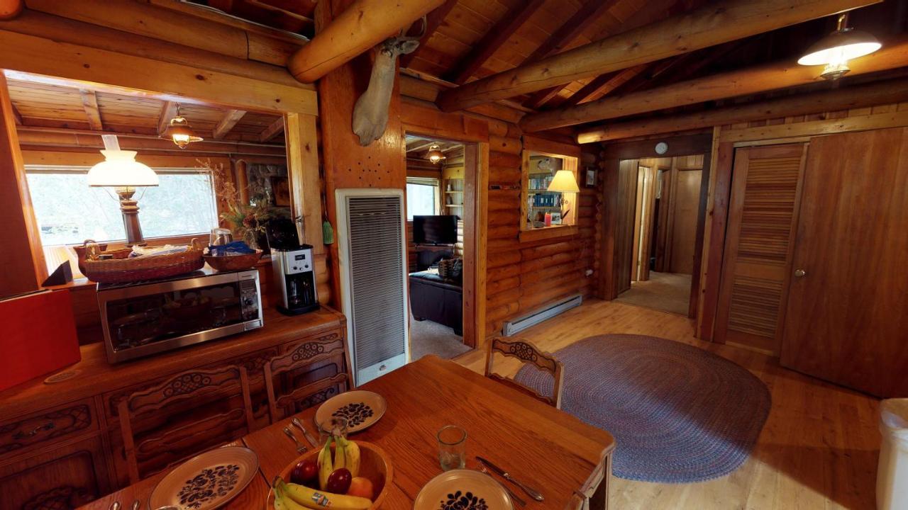Bear Bait Cabin In Upper Valley With High Speed Wifi Ред-Ривер Экстерьер фото